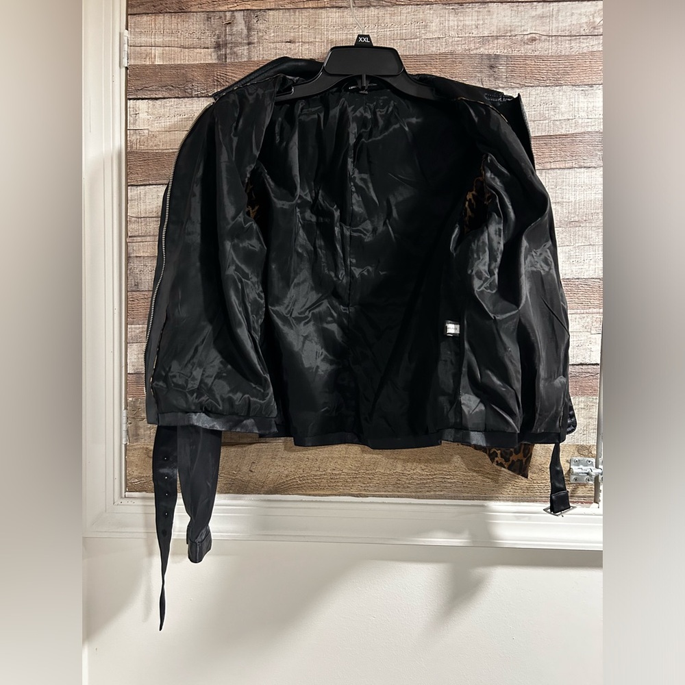 Express design studio jacket - Picture 3 of 8